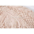 Pullover grosso da donna in maglia a trecce con collo alto e punta tonda